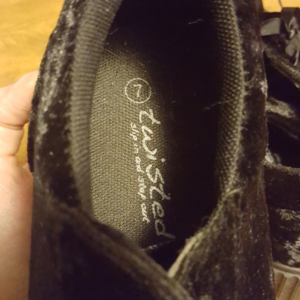 Black velvet sneakers - Picture 5 of 5